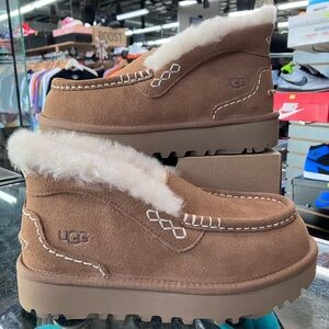 Women’s UGG Ansley Parc Moccasin Suede Platform Slippers Chestnut Size 6